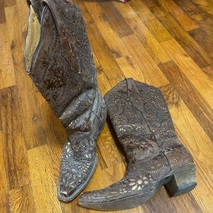 Corral boots